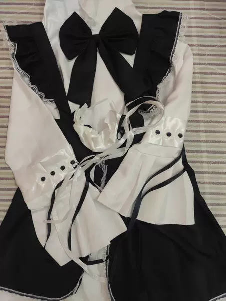 Black set, women's style