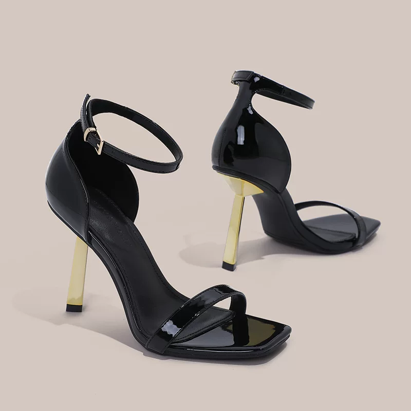 Summer black universal sandals with a strap, 2025 years