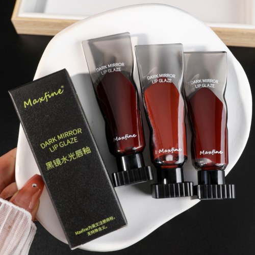 Maxfine Black Mirror Water Glossy Lip Glaze Moisturizing Affordable Lipstick Lip Gloss Easy to Color Mirror Lip Glaze Beauty Wholesale