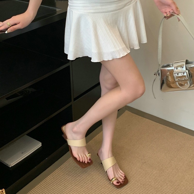 In Stock 2026 New Vintage Square-toed Chunky Slip-on Sandals For Women, Summer Outdoor Wear, Metal Buckle With Unique_vogvips.com