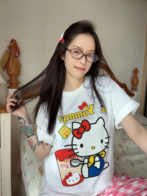 日本の新しい夏の純綿半袖 T シャツ女性のためのハローキティプリント半袖 T シャツトップス塩系|undefined