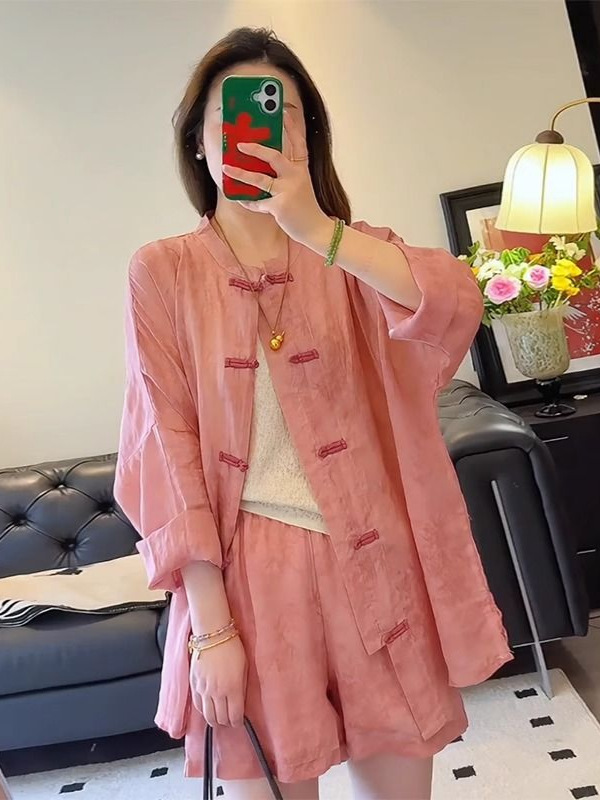 ファットmm新しい中国風レトロスーツ女性のピンクバックル日焼け止めシャツツーピースセットootd着用新しいショーツトレンディ|undefined