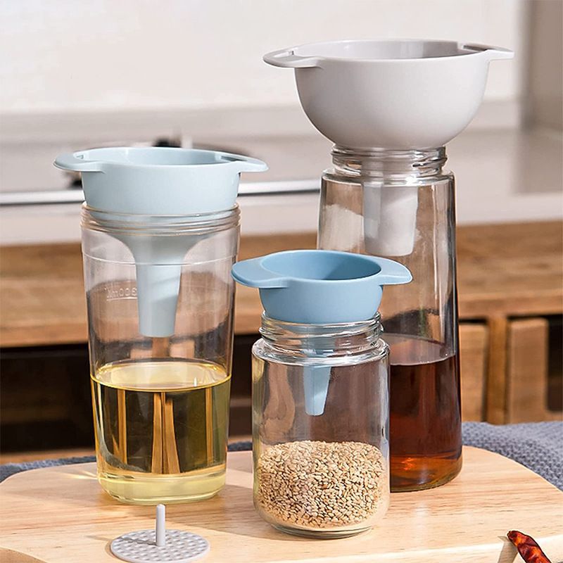 Four-in-one Plastic Funnel Household Alcohol Leakage Large and Small Caliber Filter Screen Kitchen Refueling Pour Wine Thin Mouth Long Mouth Funnel Four-in-one Plastic Funnel Household Alcohol Leakage Large and Small Caliber Filter Screen Kitchen Refueling Pour Wine Thin Mouth Long Mouth Funnel