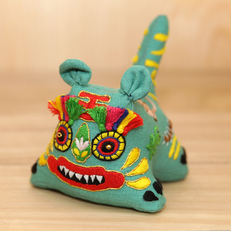 Patchwork Doll-Flat an Tiger (producto no terminado) + 16,5 cm bordado de plástico estiramiento