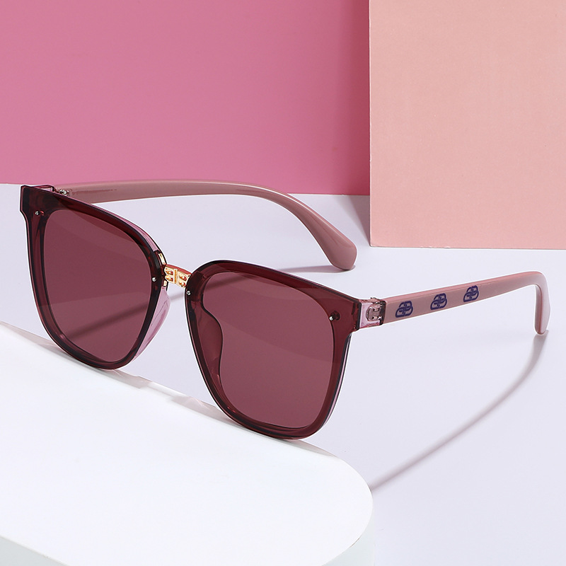 Retro square fashionable sunglasses