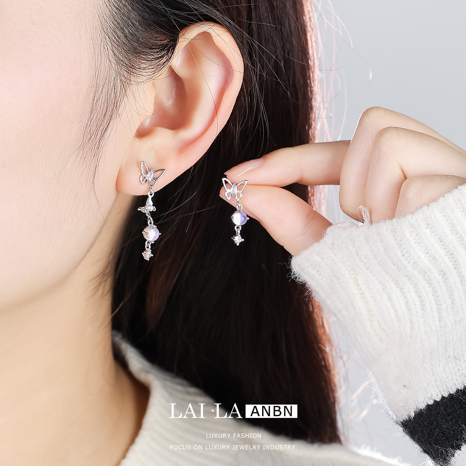 Mosquito bobina oreja clip hembra sin oreja estilo coreano Super Hada elegante exquisita mariposa Stud pendientes nicho Moonstone pendientes al por mayor