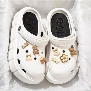 Women's thick-soled hole shoes summer 2023 new online celebrity Princess closed toe cute sandals for women outdoor wear wholesale