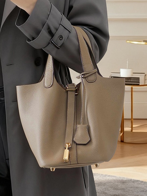 高級本革レディースバッグバケットバッグ多用途クラシック野菜バスケット第一層牛革レディース2025新しいハンドバッグ