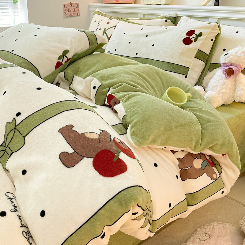 Juego de cuatro piezas de lana de leche gruesa de invierno 2024 nuevo traje de tres piezas de lana de coral más terciopelo cálido de invierno