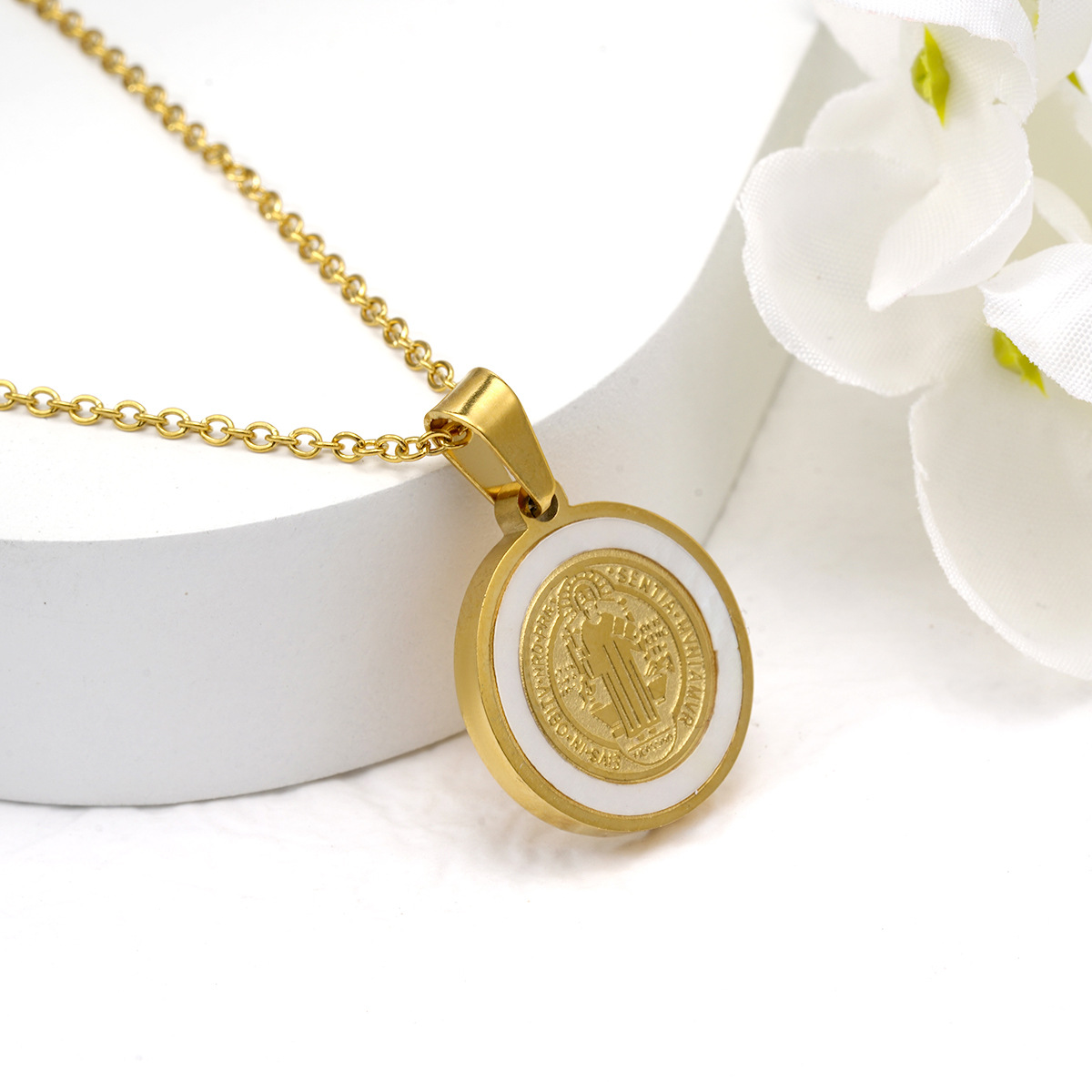 Pendant Necklace Classification Ferroalloy Chain Material cable chain Chain Type Real Gold Plated Geometric Round 304 Stainless Steel Elegant Religion Waterproof Non Tarnish Titanium Steel Pendant Necklace