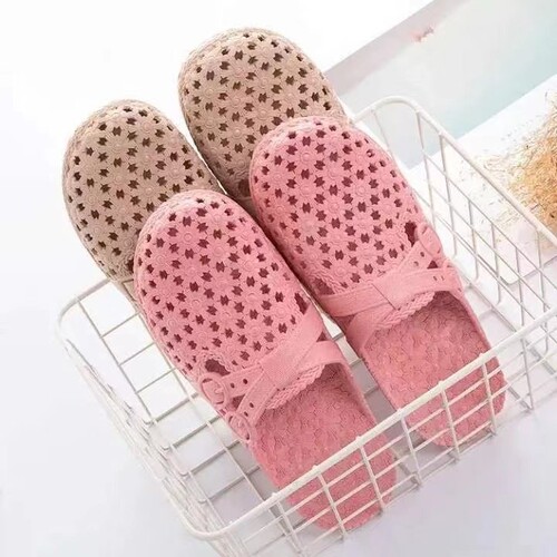 Women's summer exterior wear 2024 new sandals, anti-slip and deodorant beach, pregnant women's baotou, hole shoes, slippers, women