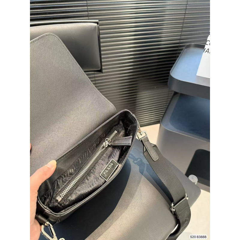 P's 春と秋の新作メッセンジャーバッグ通勤ナイロンフリップ大容量クロスボディバッグカジュアル多用途ショルダー携帯電話バッグ|undefined