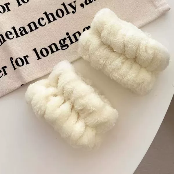 Beige pair