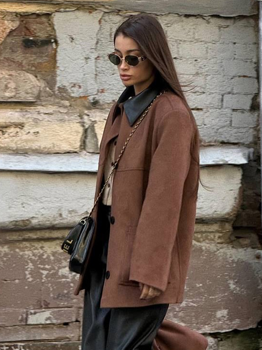 Transfronterizo chaqueta de seda de color café Europa y los Estados Unidos otoño y invierno 2025 nuevo chaqueta de seda empalmada de cuello negro suelta