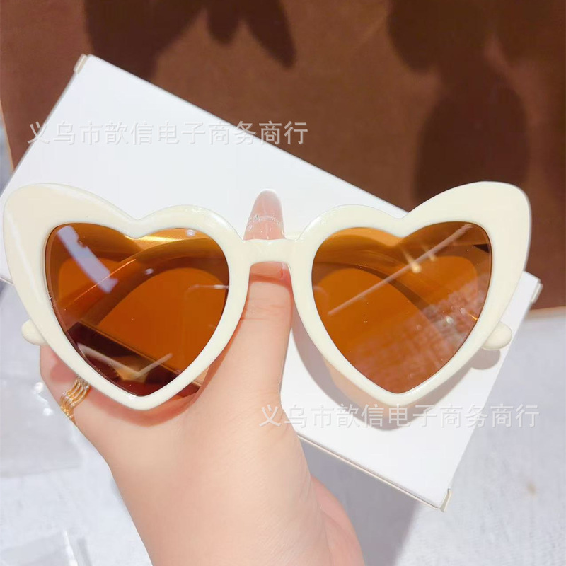 跨境亚马逊热销斜角爱心太阳眼镜欧美派对凹造型爱心墨镜女高级感|undefined