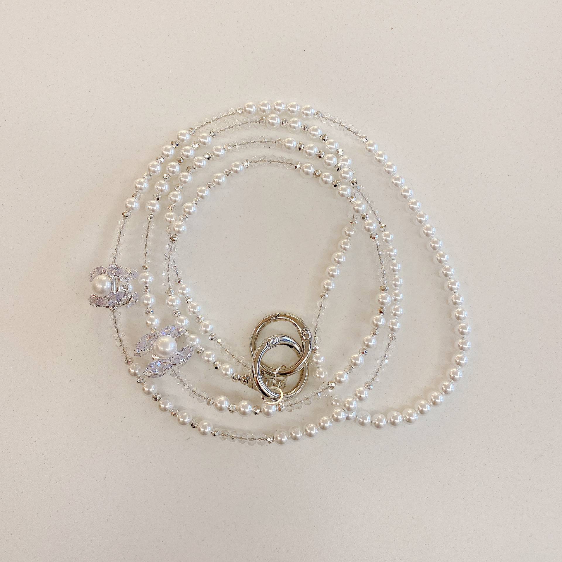 Boutique hecho a mano de alta gama teléfono móvil cadena colgante mujer concha pulsera de cristal cadena larga cadena de piedra cordón de teléfono móvil de moda mensajero largo