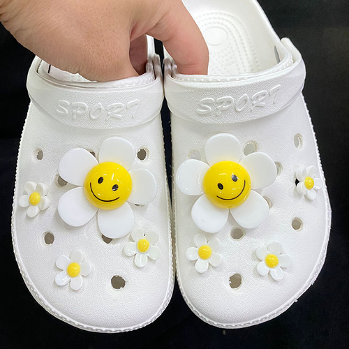 New Cute Witch Hole Shoes Accessory Pororo Children's Shoes Flower Shoe Buckle Smiling Flower DIY Accessories Decor for Boys and Girls