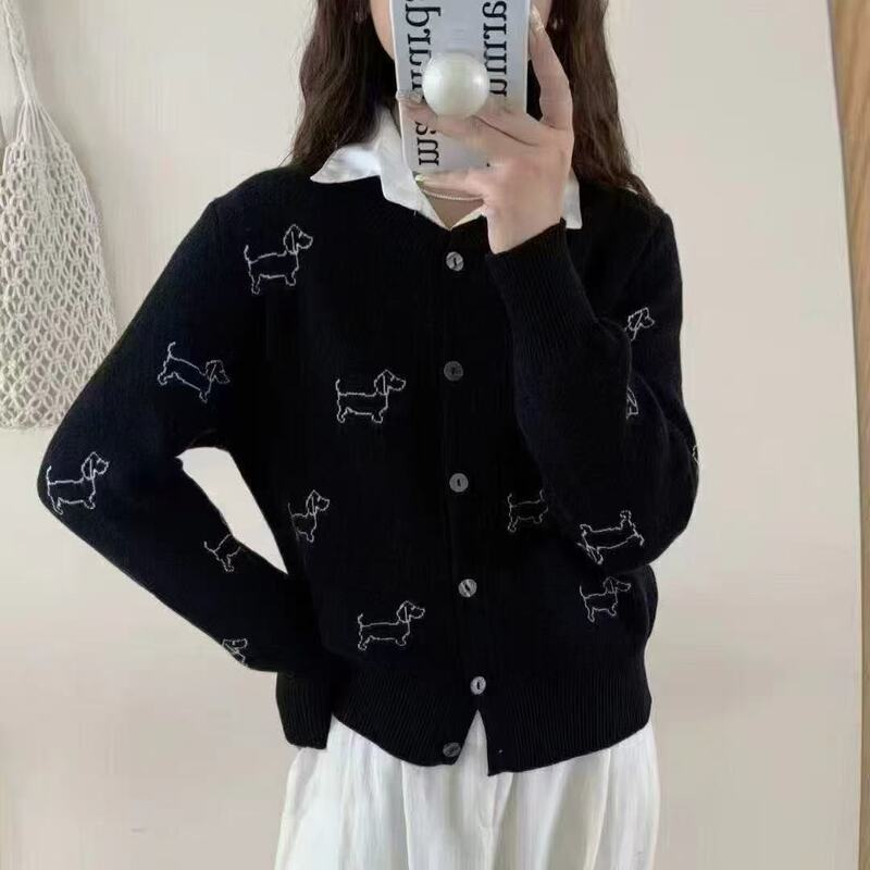 Autumn and Winter Gray Embroidered Knitted Cardigan Sweater Jacket Preppy Loose Slimming Look Elegant Design Long-Sleeved Top