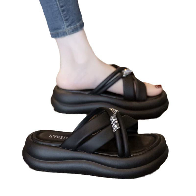 Summer slippers, non-slip beach sandals, soft sole, high-quality style