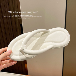 Hot women's summer outdoor wear household bathroom non-slip soft bottom ultra-light clip-on sandals and slippers candy-colored flip-flops EVA