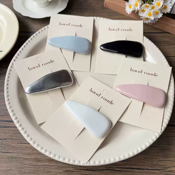 Simple and Elegant Patent Leather Triangle Hair Clip, Large Glossy Pu Water Drop Clip for Bangs and Side Hair