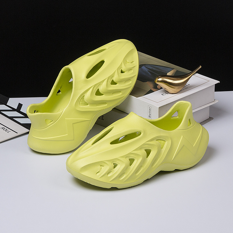 Hollow respirables sandalias de los hombres al aire libre sandalias playa cerrado toe EVA uno de los zapatos agujero verano moda Zapatos