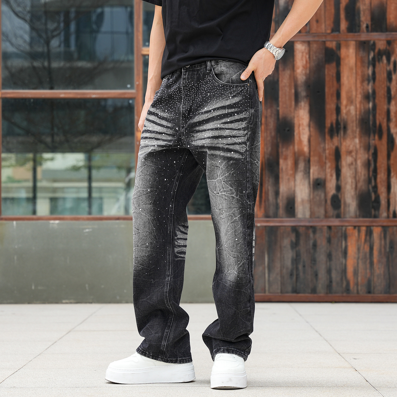 Jeans slim dritti neri effetto consumato da uomo con dettagli in strass - Pantaloni in denim di cotone stile hip hop streetwear per abbigliamento casual_voghion.com