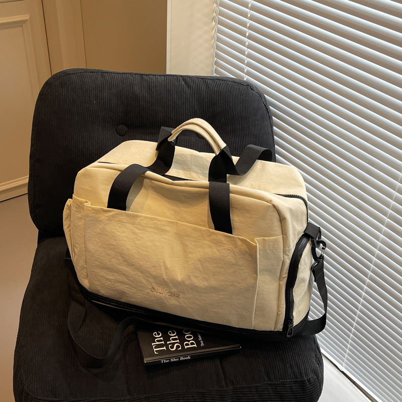 capacious sports bag wet and dry separation