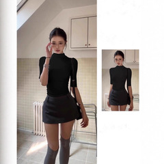 女性用ブラックミッドスリーブTシャツ、インナーにハーフタートルネックボトムシャツ、2025春夏新作五分袖スリムハーフスリーブトップ