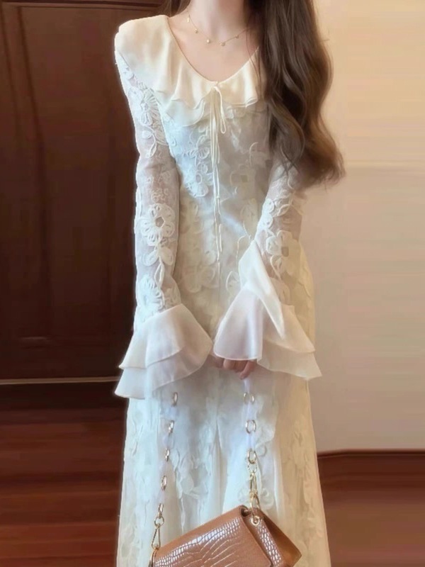 法式重工蕾丝连衣裙子女2025新款今年流行气质显瘦喇叭袖长裙子秋|undefined