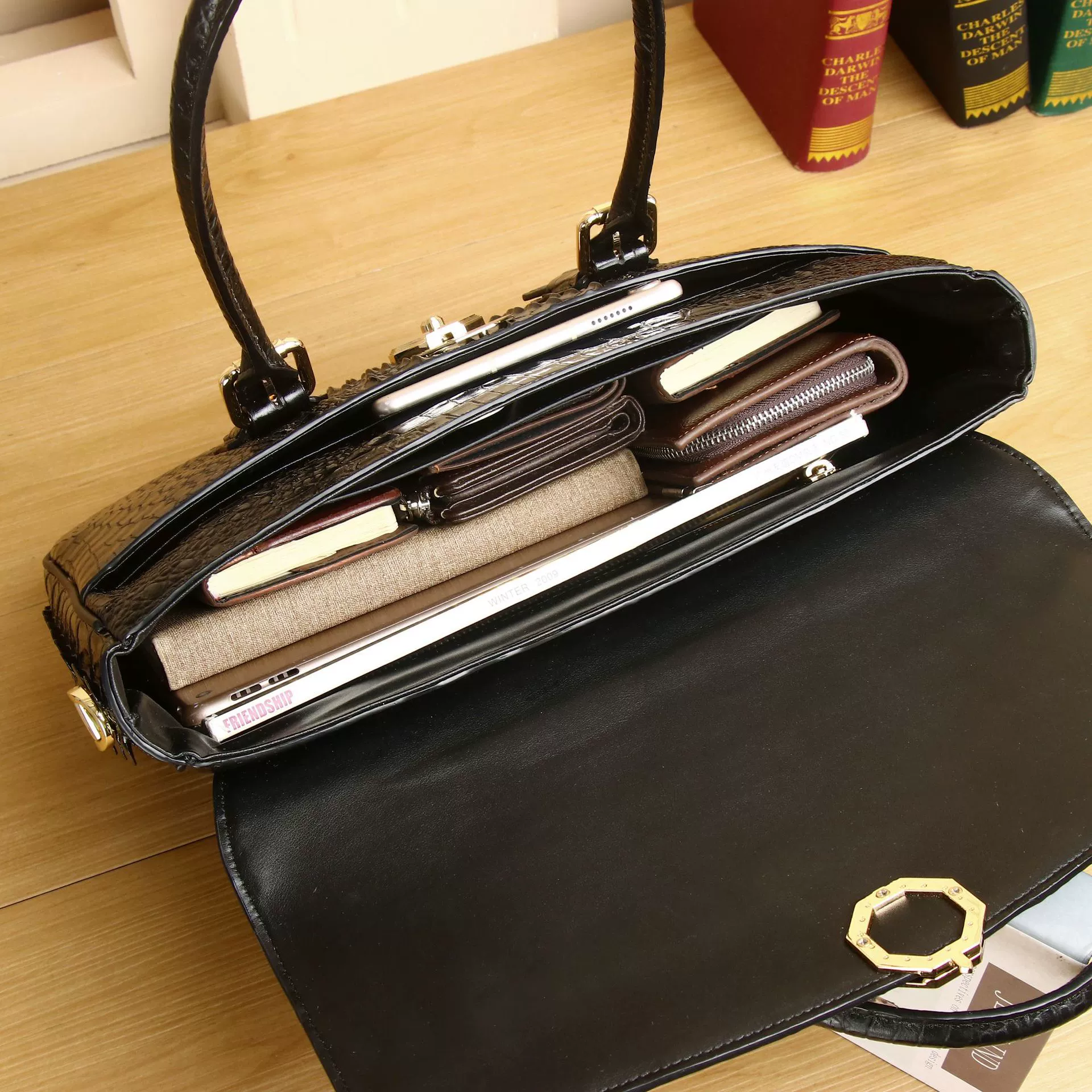 Elite laptop, bag strap one shoulder, 2022, crocodile print, simple and elegant design, business version, wholesale