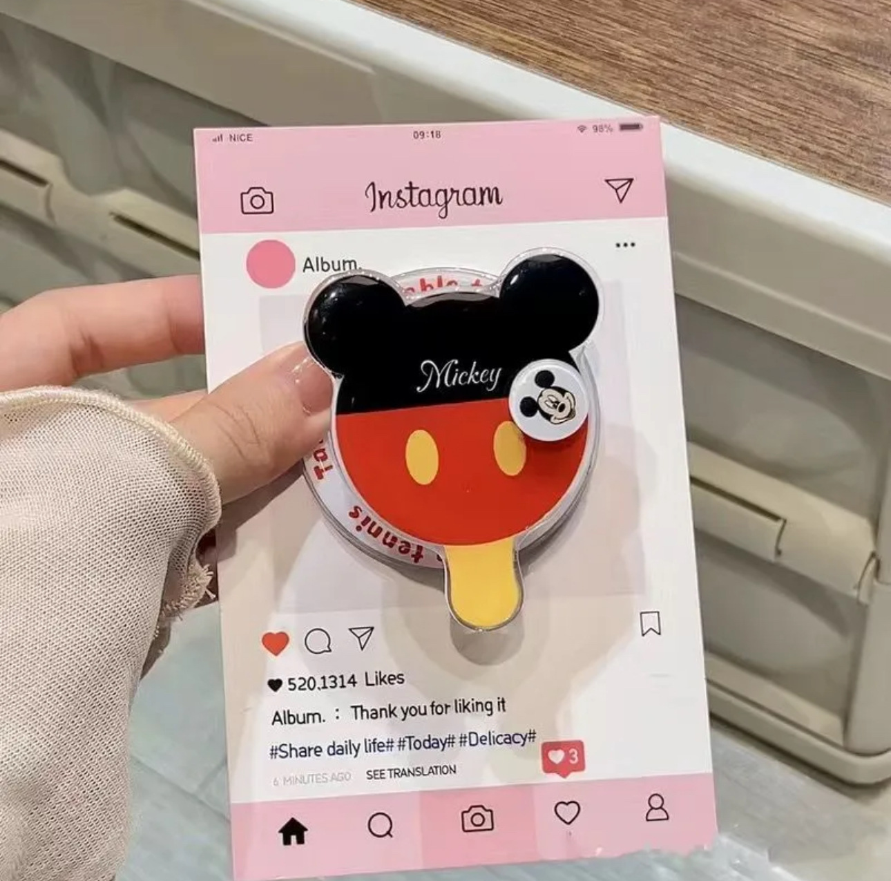 Ins soporte de dibujos animados de succión magnética tenis de mesa lindo soporte de teléfono móvil de bádminton adecuado para perseguir drama hombres y mujeres soporte perezoso