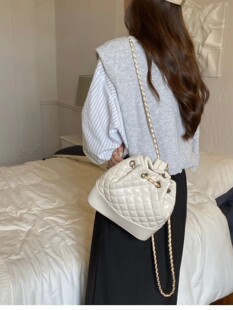 Fashionable elegant backpack with diamond pattern, shoulder bag, western style, Chanel style