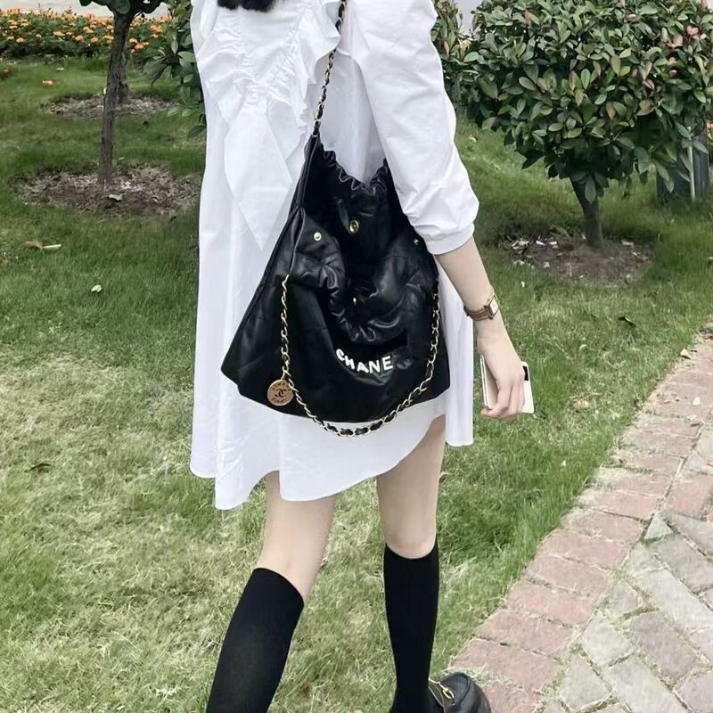 Women's Quilted Tote Bag, New High-End Style, Small Chanel-Style Chain Shoulder Bag with Large Capacity for Shopping