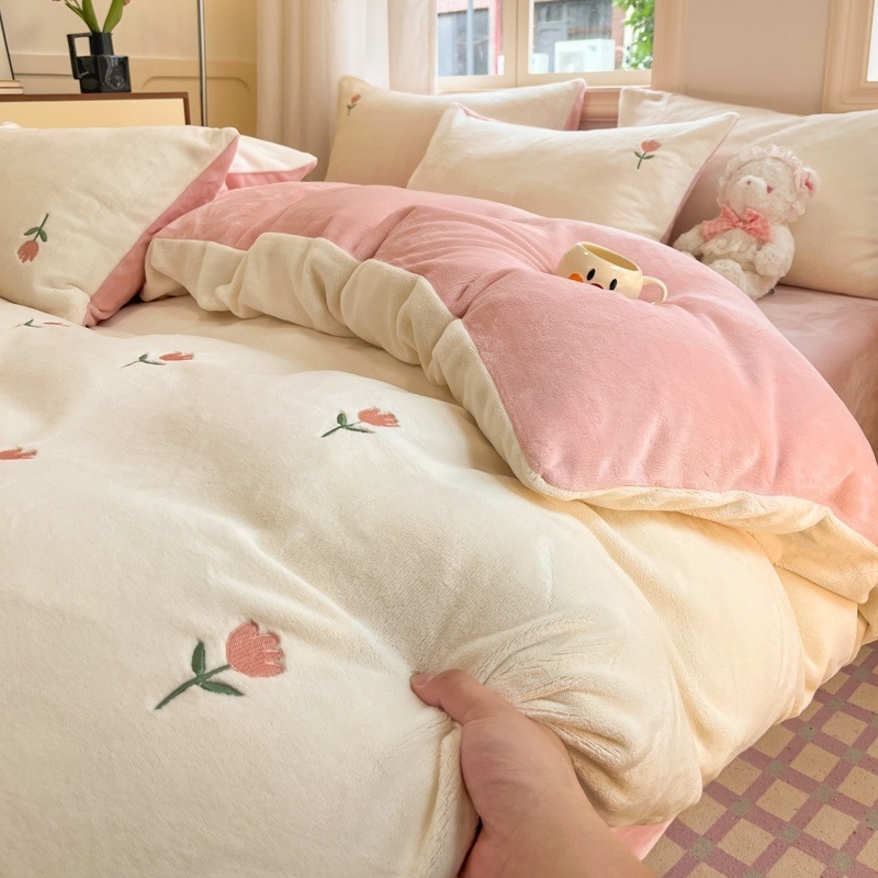 Leche de cama de cuatro piezas brida de coral edredón 2025 nuevo otoño y invierno engrosado sábanas cálidas de tres piezas