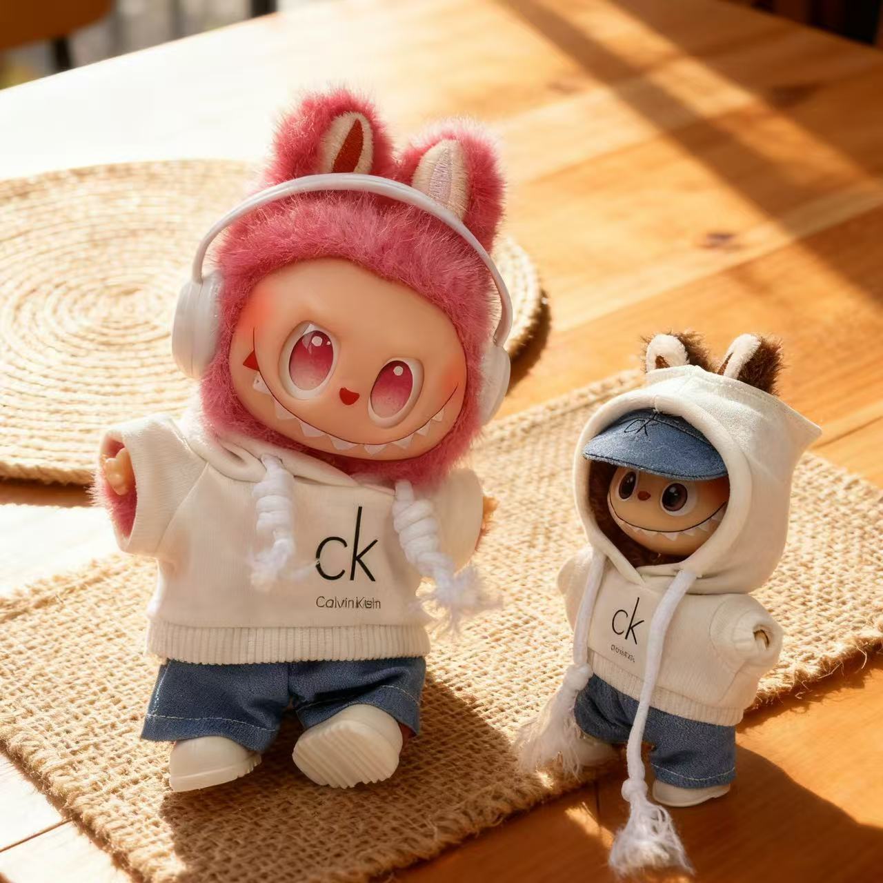 Tercera generación y cuarta generación de ropa de bebé labubu 17cm muñeca lindo trajes de ropa casual suéter