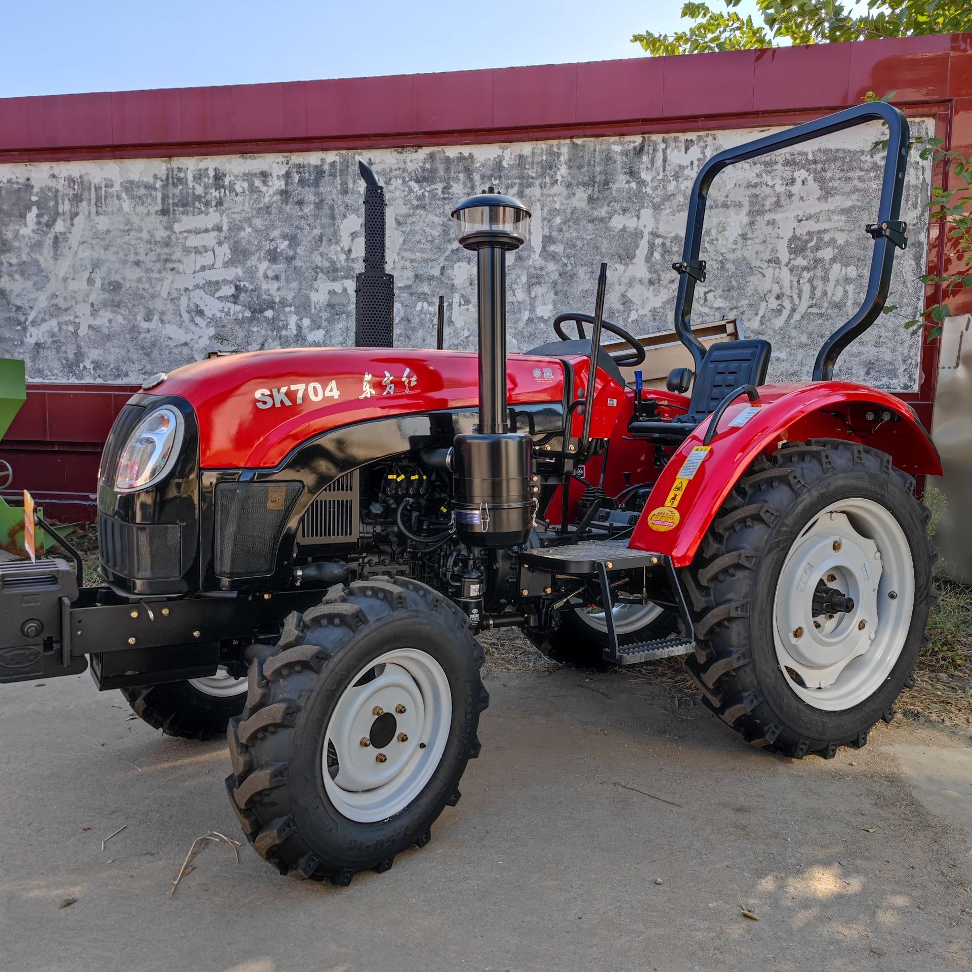 东方红SK704