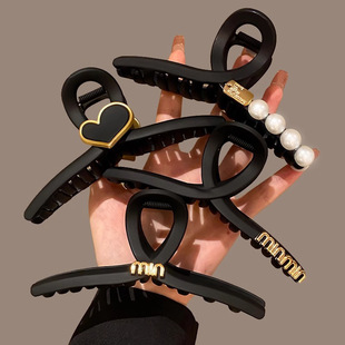��ɫ�P�lץ�A��̖���s��ĸmin�l�AŮ�߼��к��X�ױP�l���~�A�^�1