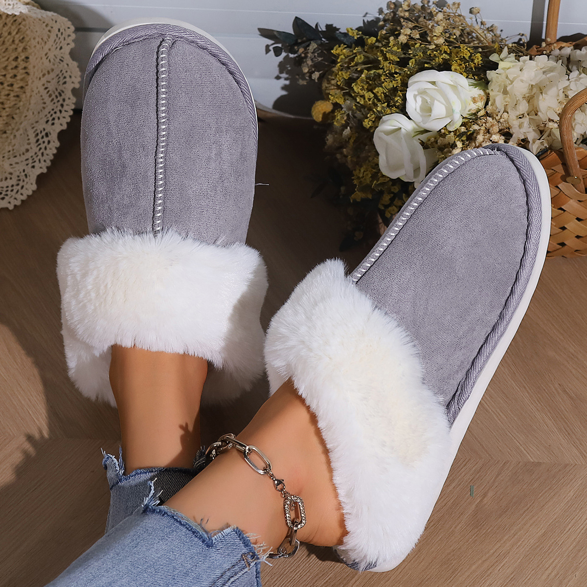 Zapatillas de algodón de estilo coreano de otoño e invierno para mujer, además de zapatillas de algodón antideslizantes para el hogar con punta peluda de terciopelo para el hogar