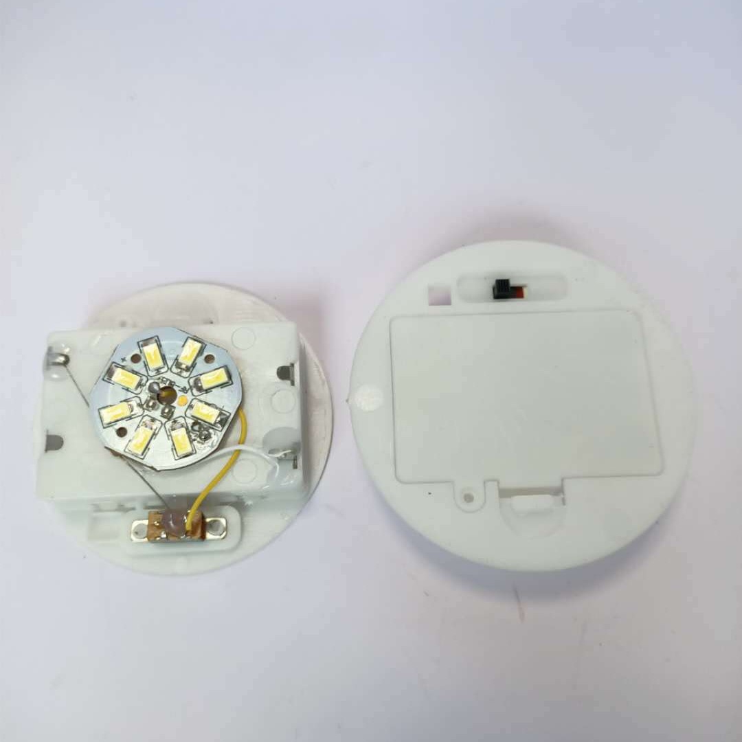 Battery case with accessories