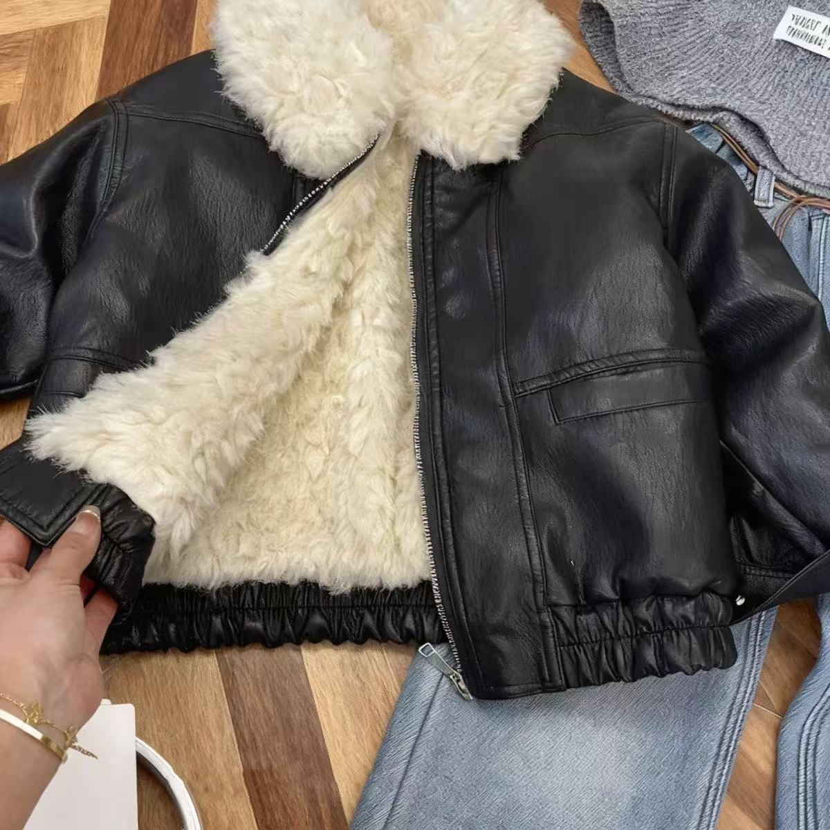 [en stock] chaqueta de cuero para niños y niñas, ropa de invierno, nueva chaqueta de piel negra y guapo, chaqueta de cuero de terciopelo para bebés