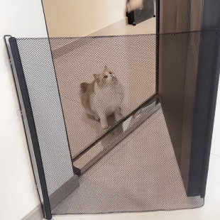 Automatic Retractable Pet Gate Fence Dog and Cat Fence Indoor Stair Aisle Isolation Net Without Punching Fence