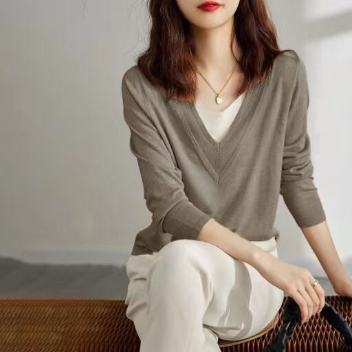 Contrast color stitching fake two-piece long-sleeved sweater Autumn New loose slimming pullover undershirt top for women