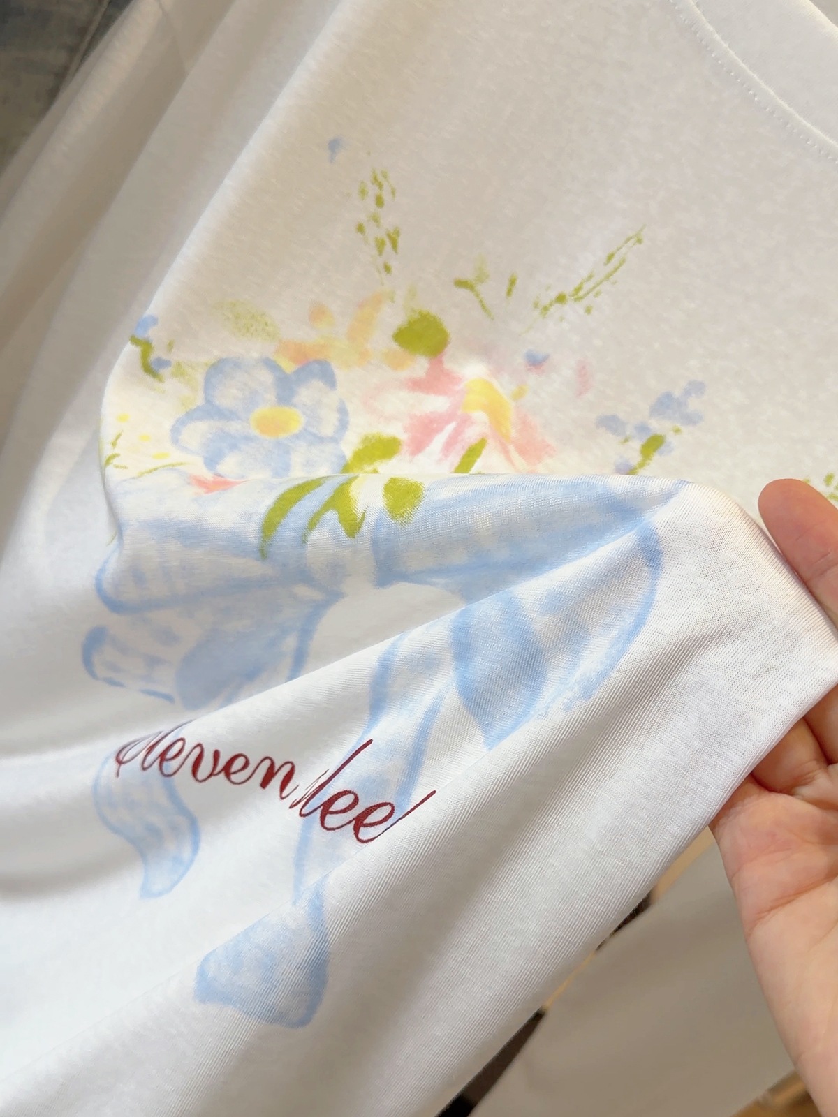Women's White Off-Shoulder Long Sleeve Sun Protection T-Shirt Summer Loose Fit Drawstring Floral Print Cover-Up Top_ecoleips.com