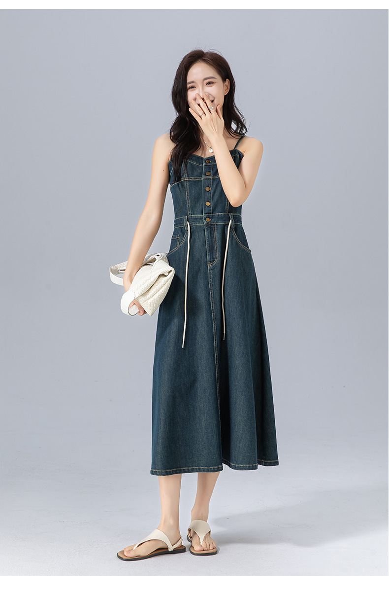 Váy liền hai dây denim cổ điển dáng chữ A thắt eo che hông dài — Xanh đá quý chi tiết 19