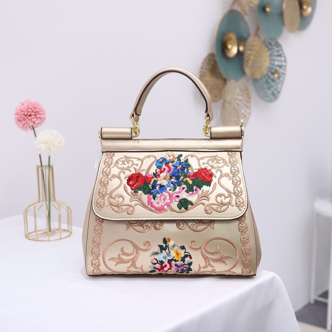 Women's Medium All Seasons Pu Leather Flower Fashion Embroidery Square Flip Cover Handbag display picture 6