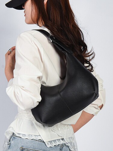 Cross-border Crescent Large Capacity Portable Shoulder Bag Women's 2026 Popular New Classic Spring and Summer Fashion Armpit Women's Bag