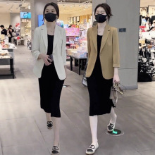 高级感薄款西装女2025春新款爆款收腰显瘦小西服外套气质上衣