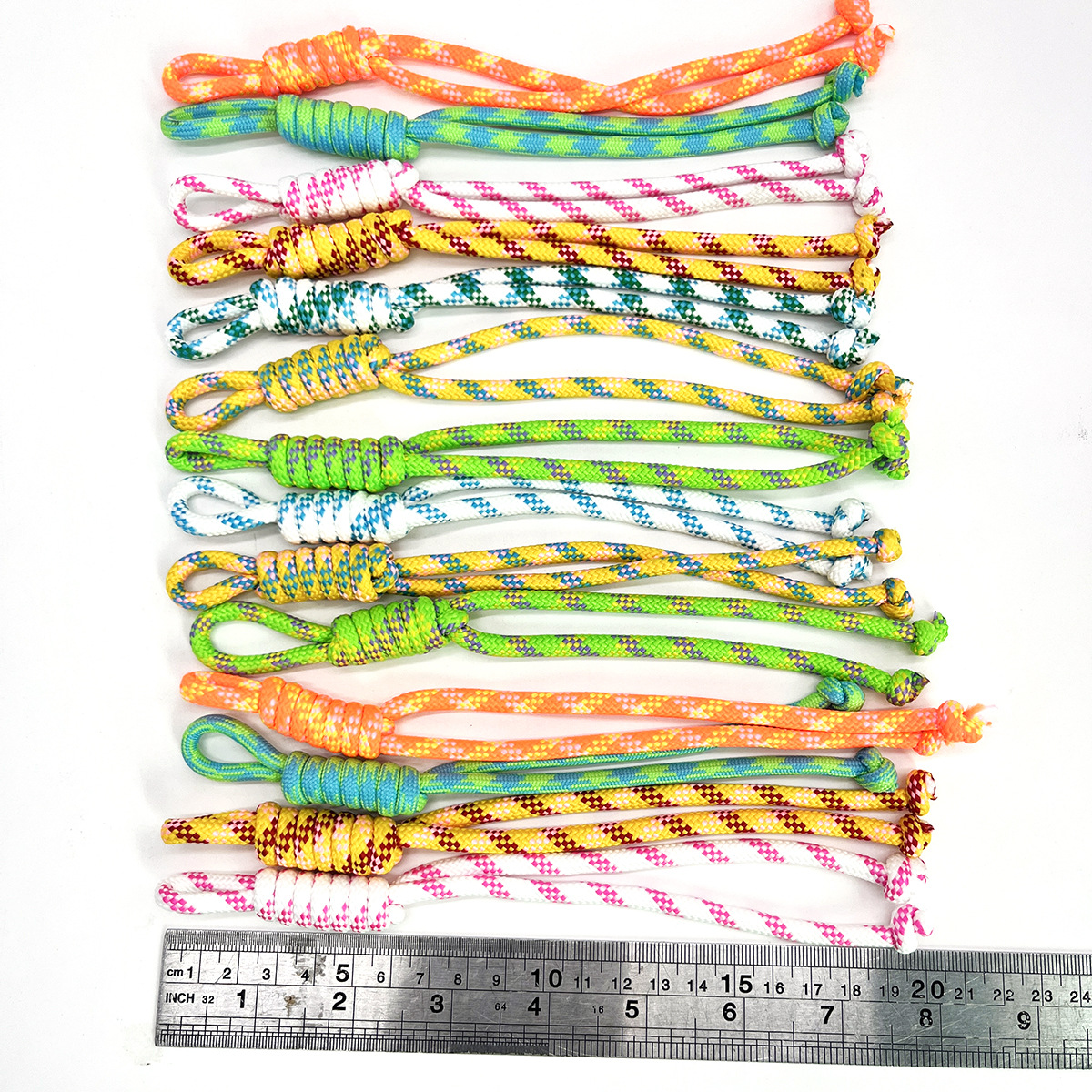 Personalizado color DIY tejido a mano semiacabado colgante llavero bolsos móviles decoración colgante regalo perímetro