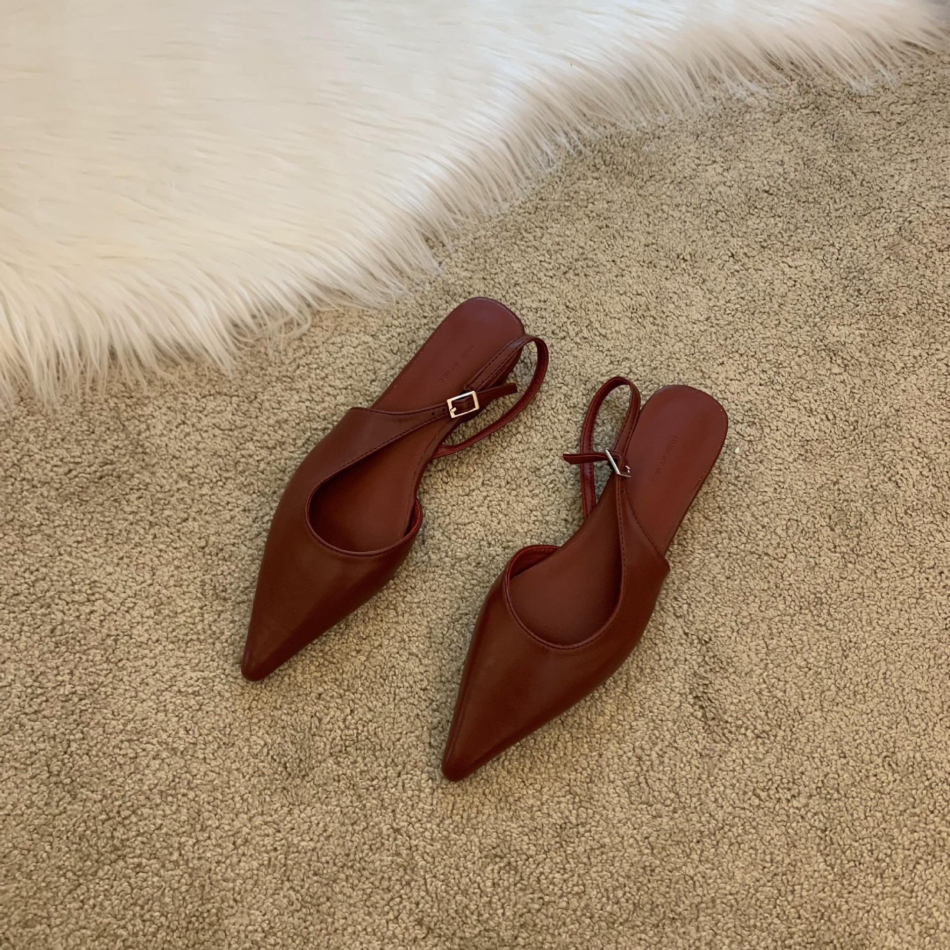 Dámské ploché boty s internetovými celebritami pro jaro a léto 2023, tenký podpatek, špičatá špička, mělká ústa, taštičková špička, kočičí podpatek, pásek, vílí boty_voghion.com